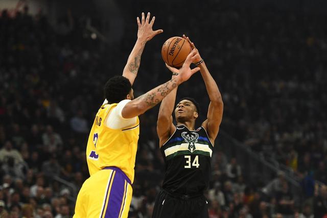 德天空：富勒姆商谈引进南安普顿中场查尔斯，转会费约3000万欧