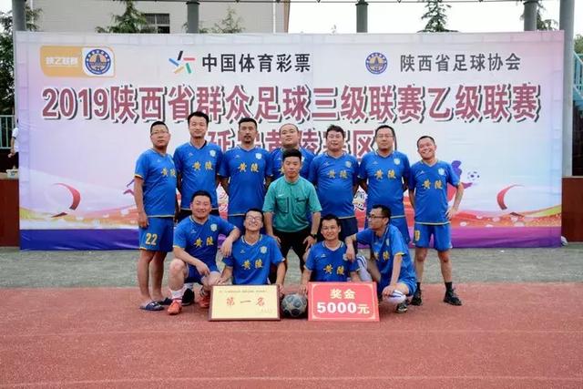 德媒：卖帕利尼亚是拜仁今夏首要任务，优先级高于博伊和萨拉戈萨