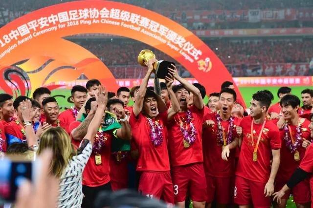 欢迎国家新生代后卫石奎加入香港金牛！篮球生涯起步于大湾区！
