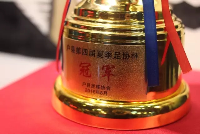 邮报：曼联打击票务黄牛出现“误伤”，封禁球迷季票遭抗议
